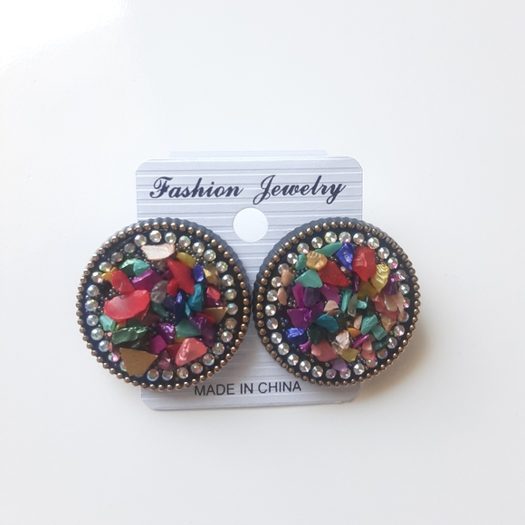 Fashion Jewelry Fancy Stone Stud Earrings - Picture 2 of 5